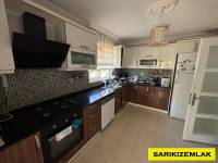 Burhaniye Ören`de Doğalgazlı Ayrı Mutfak 5+1 Müstakil Bahçeli Satılık Villa